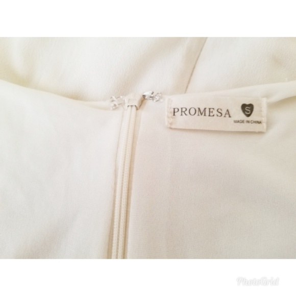 Promesa White Embroidered Blue Flower Romper - Picture 5 of 6